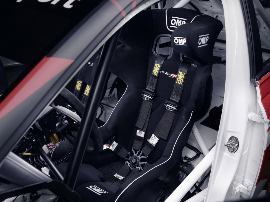 Интерьер Volkswagen Polo GTI R5 (Typ AW) 2019 года  (фото 27 из 27)